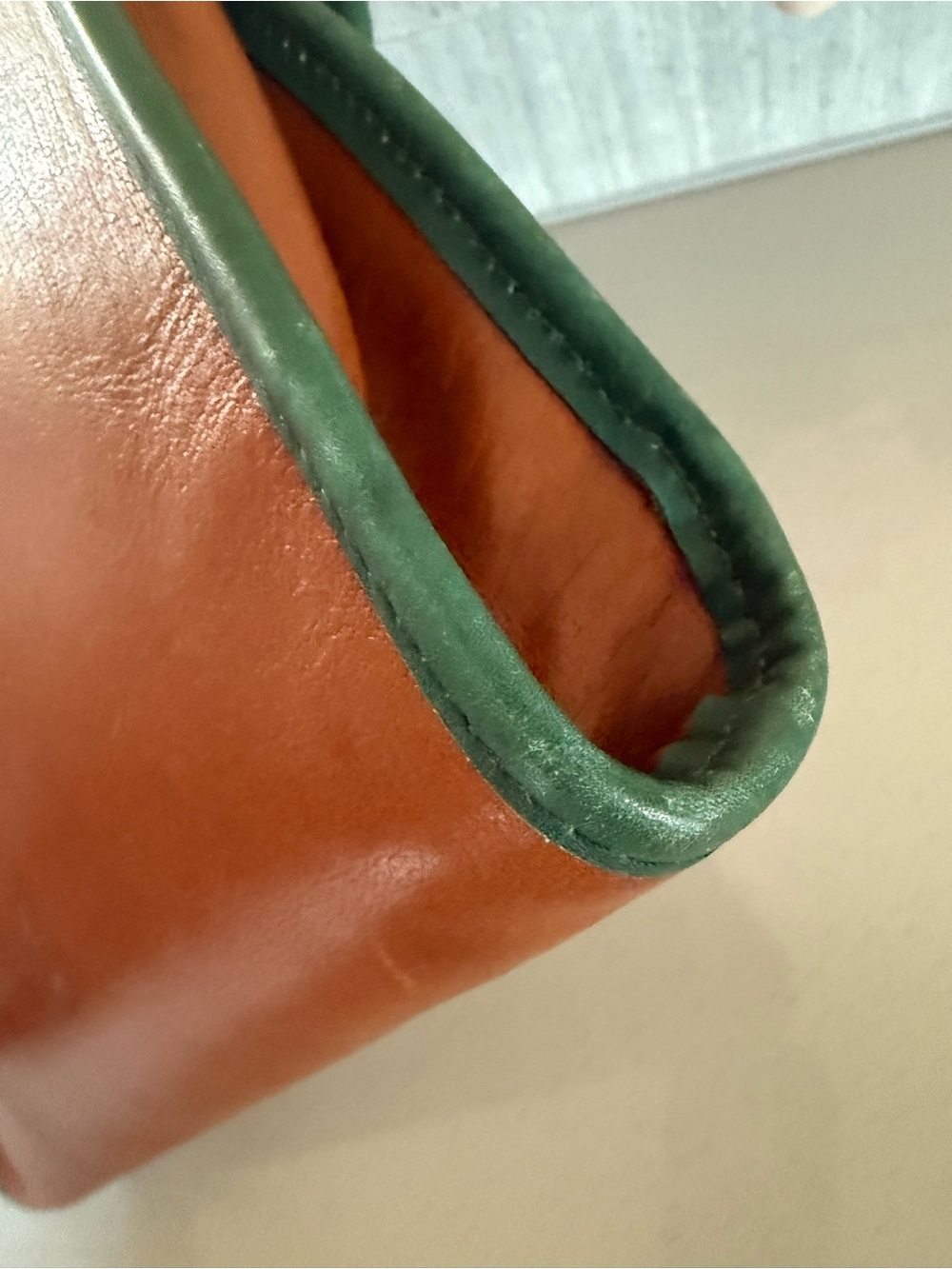 Vintage BRAHMIN RARE leather crossbody/ clutch medallions w forest green trim - Picture 10 of 16